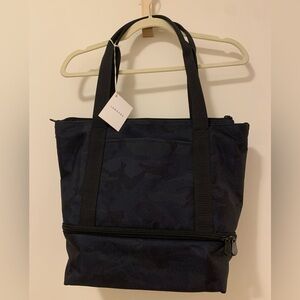 Lo & Sons Catalina Day Tote NWT Navy Camo